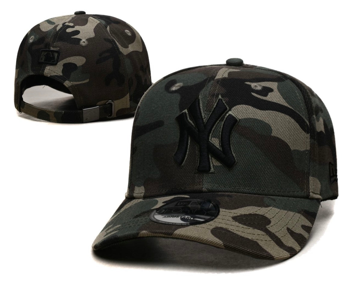 Fitted Caps π©·π©΅π